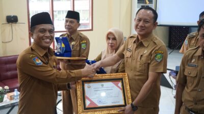  (18 Organisasi Perangkat Daerah (OPD) di lingkup Pemkab Bengkulu Tengah (Benteng)                                               mendapatkan piagam dan plakat penghargaan)