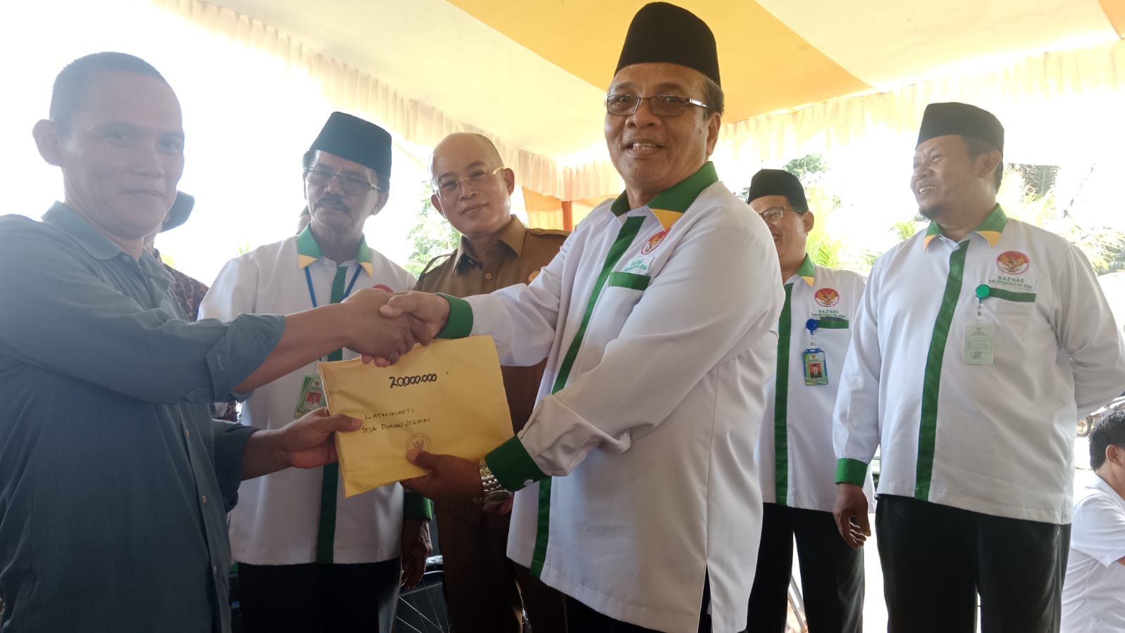 BAZNAS Kabupaten Bengkulu Selatan Salurkan Bantuan Rutilahu kepada Warga Miskin