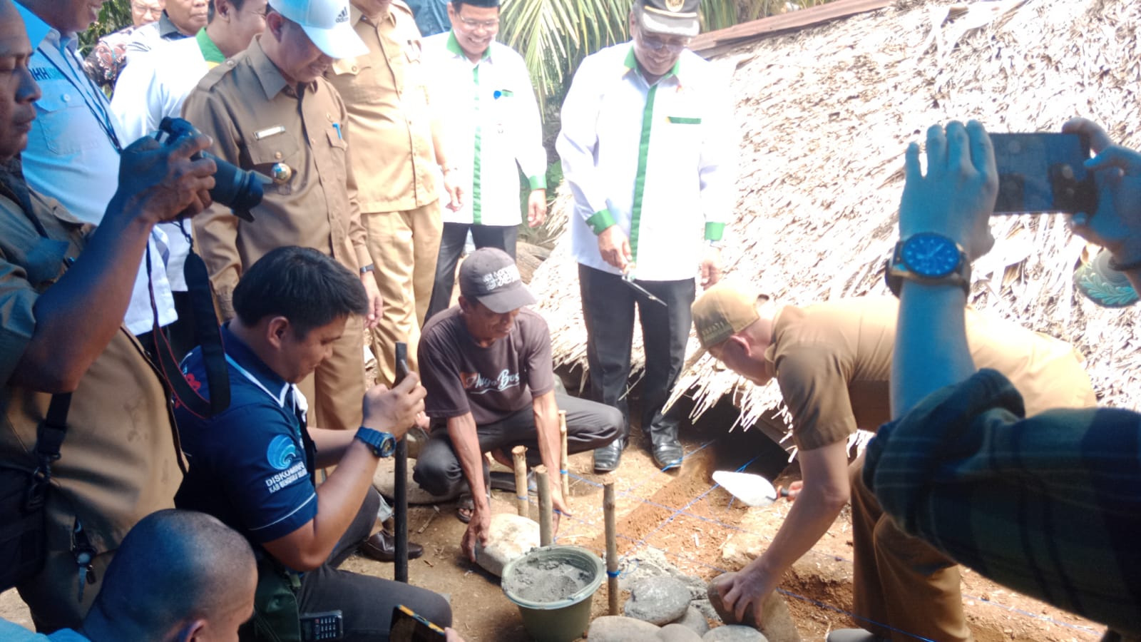 BAZNAS Kabupaten Bengkulu Selatan Salurkan Bantuan Rutilahu kepada Warga Miskin