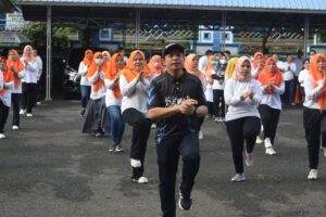wakil walikota Bengkulu Dedy Wahyudi bersama Direktur Utama RSHD Adakan Senam Dan Donar Darah 