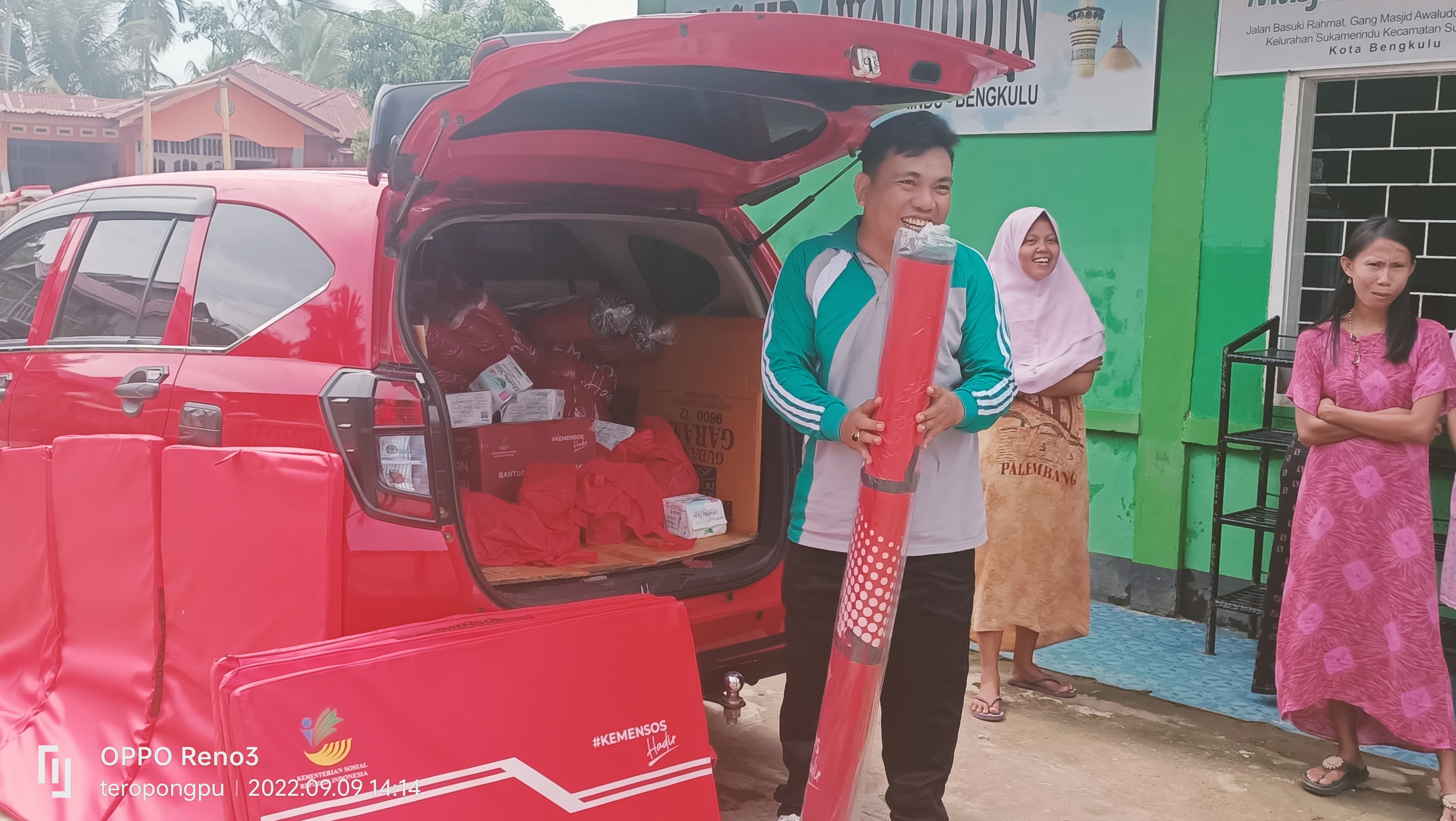 Dinas Sosial Kota Bengkulu Berikan Bantuan Pasca Banjir