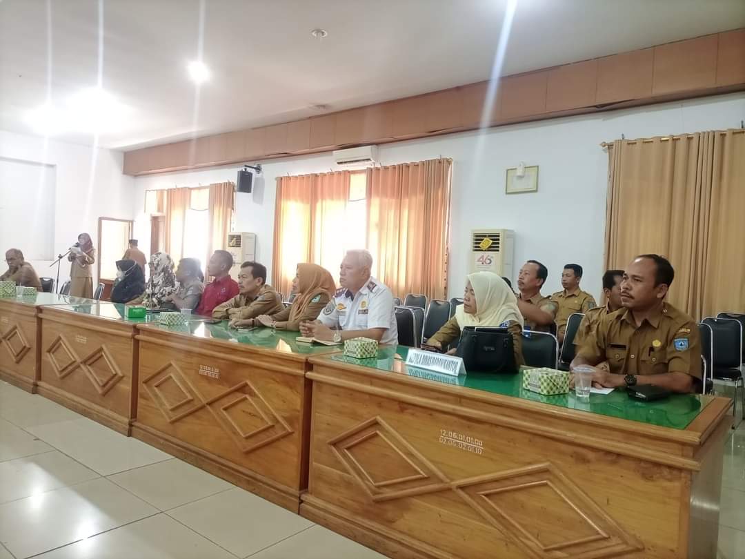  (Program Pembentukan Peraturan Daerah (Propemperda) tahun 2022 dan persetujuan bersama terhadap Ranperda tentang Rencana Pembangunan Industri Kabupaten (RPIK) Bengkulu Utara Tahun 2022-2024.Selasa.20/12/2022.Foto : Gunawan )