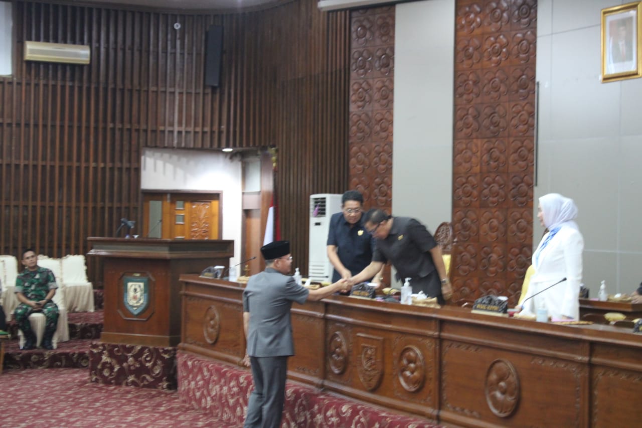 di Ruang Rapat Paripurna, Senin (6/3).