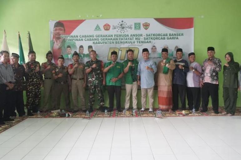 Gunawan R., S.E., M.M., Staf Ahli Bupati Bidang Kemasyarakatan dan SDM Bengkulu Tengah, saat membuka acara Diklat Terpadu Dasar (DTD) Ansor Banser dan Fatayat Garfa di Aula MA Nurul Huda, Taba Penanjung.Sabtu(7/9)(Rizon - teropongpublik.co.id)