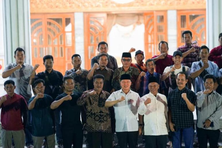 Pertemuan Gubernur Rohidin dan Warga Bumi Pekal: Menyoal HGU yang Bermasalah.Minggu(8/9)(Herdianson - teropongpublik.co.id)