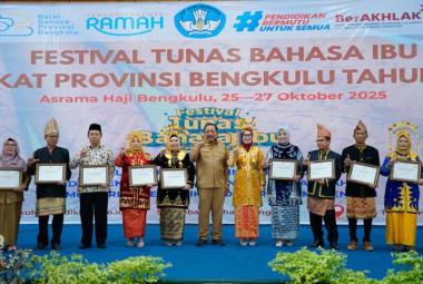 Wakil Gubernur Bengkulu Tutup Festival Tunas Bahasa Ibu 2025: Wujud Cinta Generasi Muda terhadap Bahasa Daerah